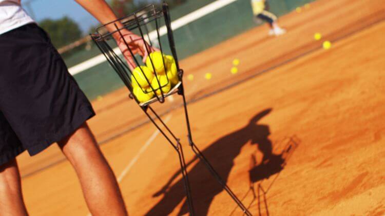 corso di tennis per adulti svolto al tennis creazzo da maestro nazionale fitp e istruttore certificato fitp