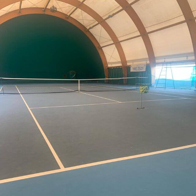 campo da tennis a creazzo in provincia di vicenza con superficie in play it