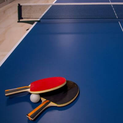 attività di gioco ping pong svolta ai centri estivi a creazzo 2024 organizzati dal circolo tennis creazzo di vicenza