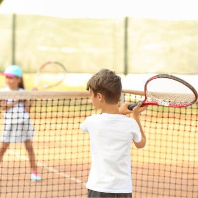 attività del tennis svolta ai centri estivi a creazzo fatti nel circolo tennis creazzo di vicenza